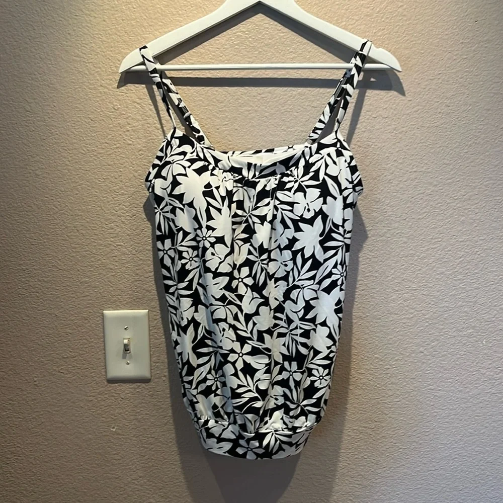 Lands End Women’s Blouson Tummy Hiding Tankini Swimsuit Top Size 8 Black White